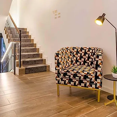 2m Boutique فندق